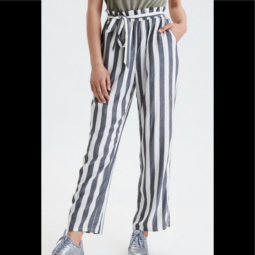 American Eagle Flowy Pants